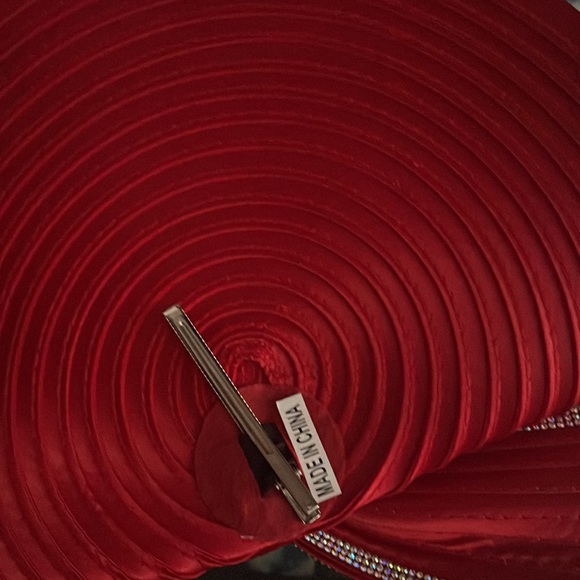 Brand New Red Fascinator by Hana - Picture 3 of 5